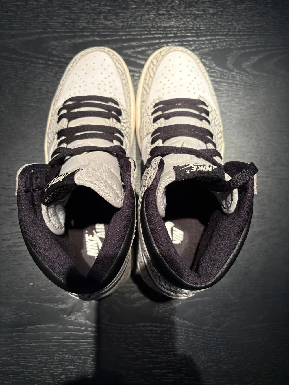 Nike Air Jordan 1 Retro High-Top Basketball in White, Gray and Black Leather